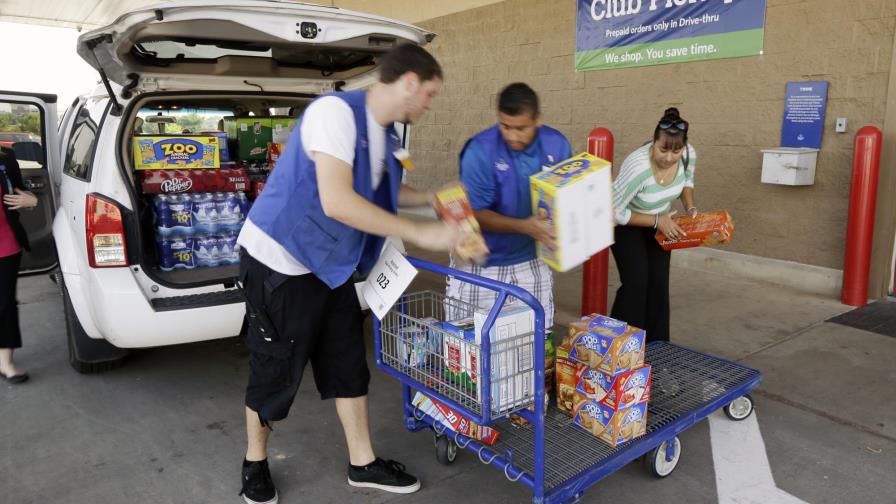Walmart recorta su pronóstico de ganancias 