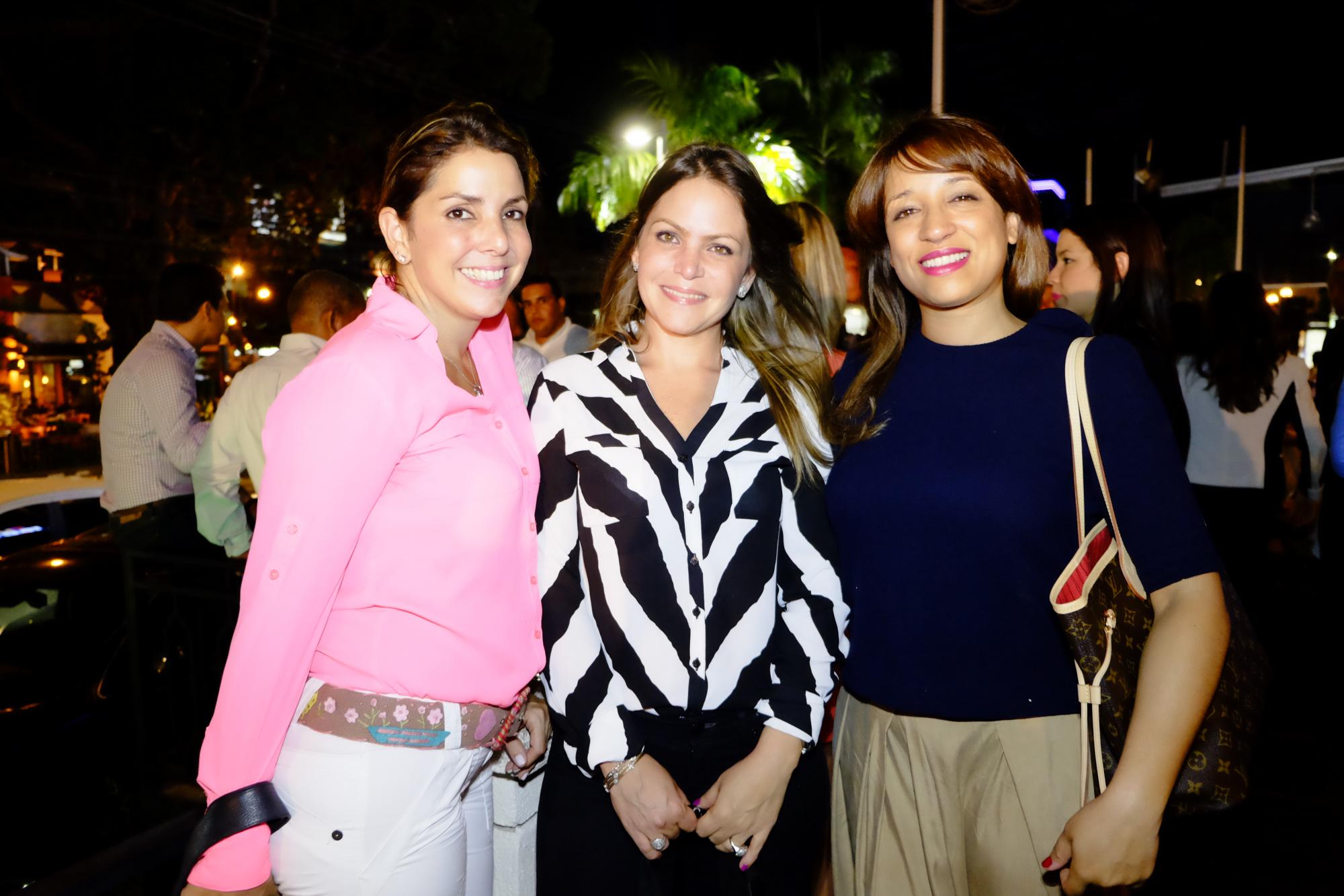 Mercedes y Blanca Conigliaro y Senara de Dimov.