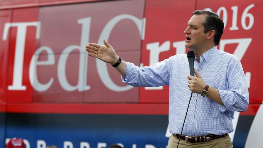 Ted Cruz se opone a “ciudadanía por nacimiento” 