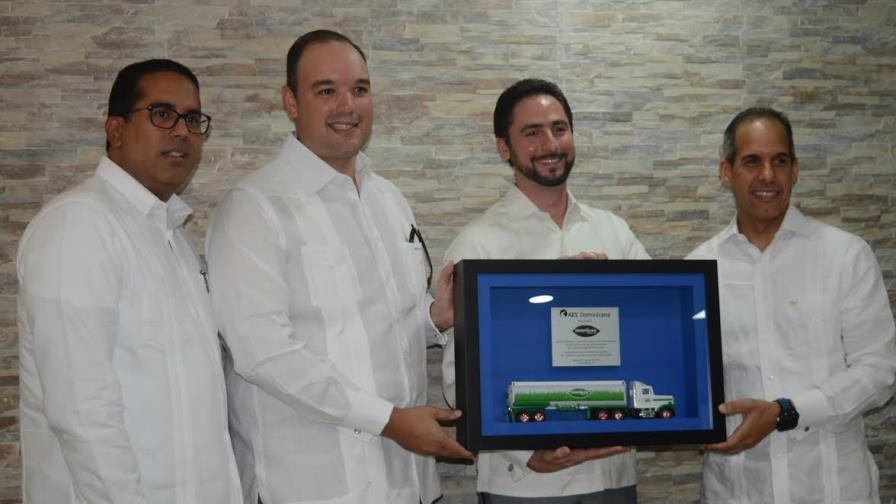 AES Dominicana reconoce a Tropigás por ser la mayor distribuidora de gas natural en el país AES Dominicana reconoce a Tropigás por ser la mayor distribuidora de gas natural en el país