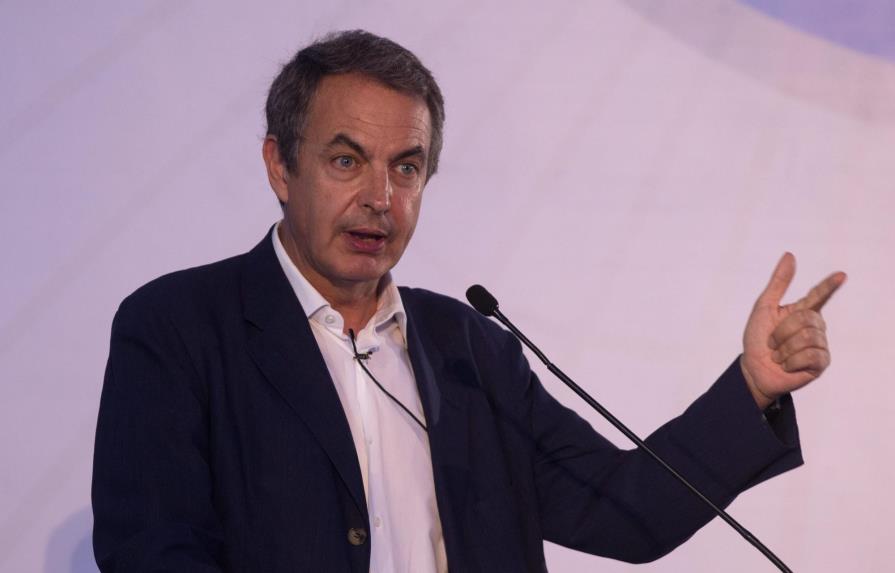 Zapatero dice es propaganda política criticar de entrada un pacto PSOE-Podemos