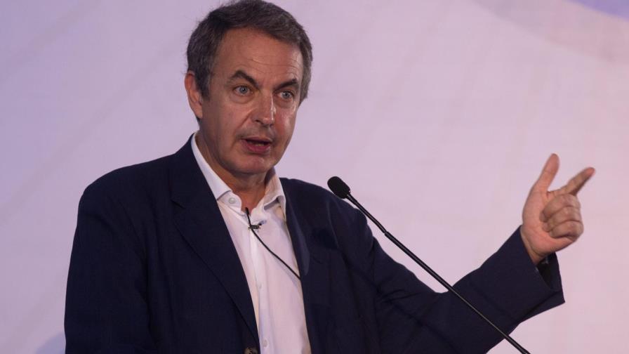 Zapatero dice es propaganda política criticar de entrada un pacto PSOE-Podemos Zapatero dice es propaganda política criticar de entrada un pacto PSOE-Podemos