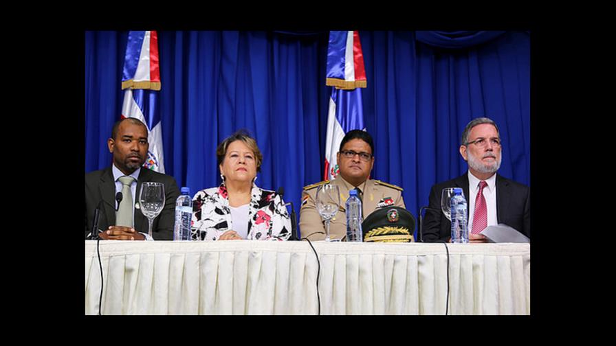 Presidente reúne funcionarios por el huracán ‘Danny’; instruye tomar las medidas preventivas