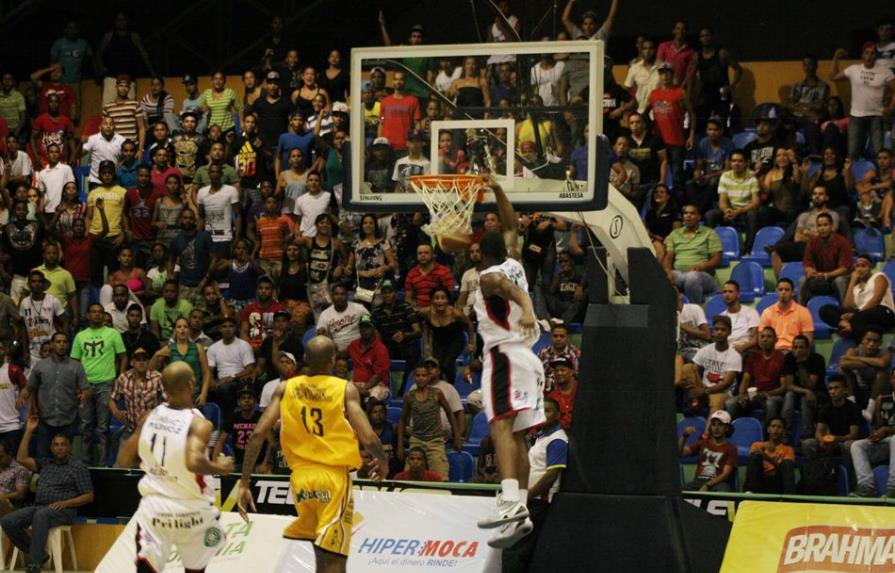 La Cancha y San Sebastián a semifinal basket Moca