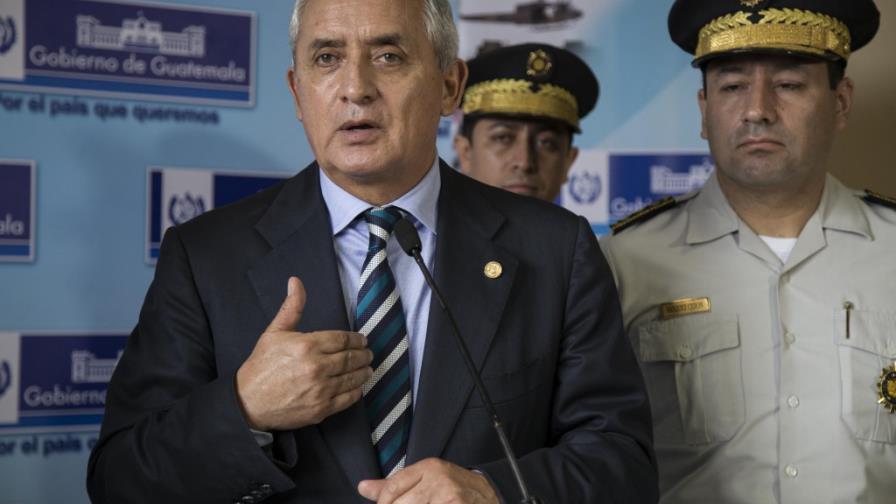  Presidente de Guatemala dice que va a “dar la cara” ante pedido de antejuicio por corrupción