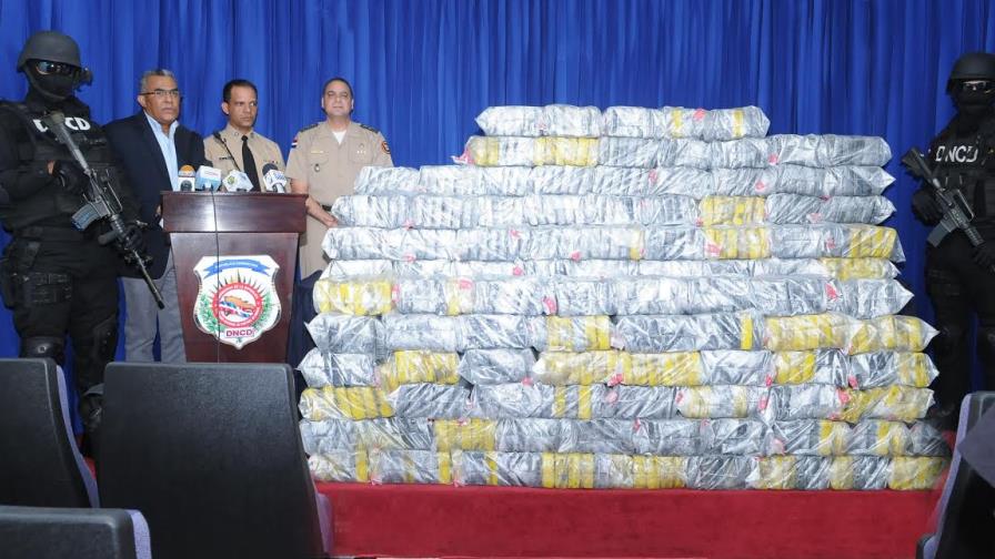 Capturan lancha en playa de Barahona con 700 kilos de cocaína 
