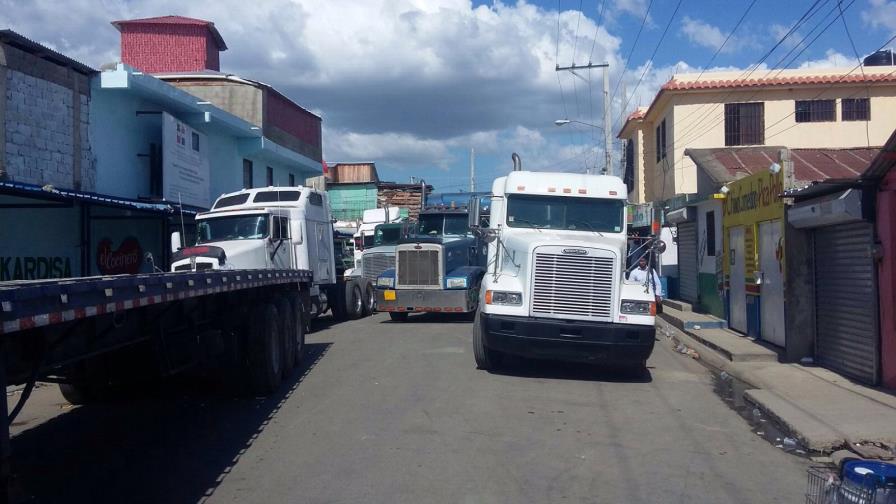 Paro de transportistas en frontera domínico-haitiana cumple 26 días Paro de transportistas en frontera domínico-haitiana cumple 26 días