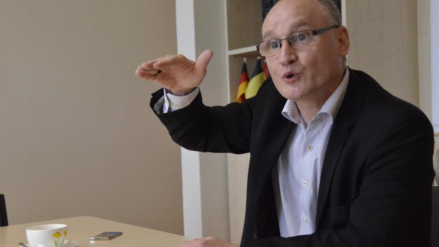 Empresa alemana Siemens investiga las causas de las fallas de la Línea 2 mientras reparan el problema