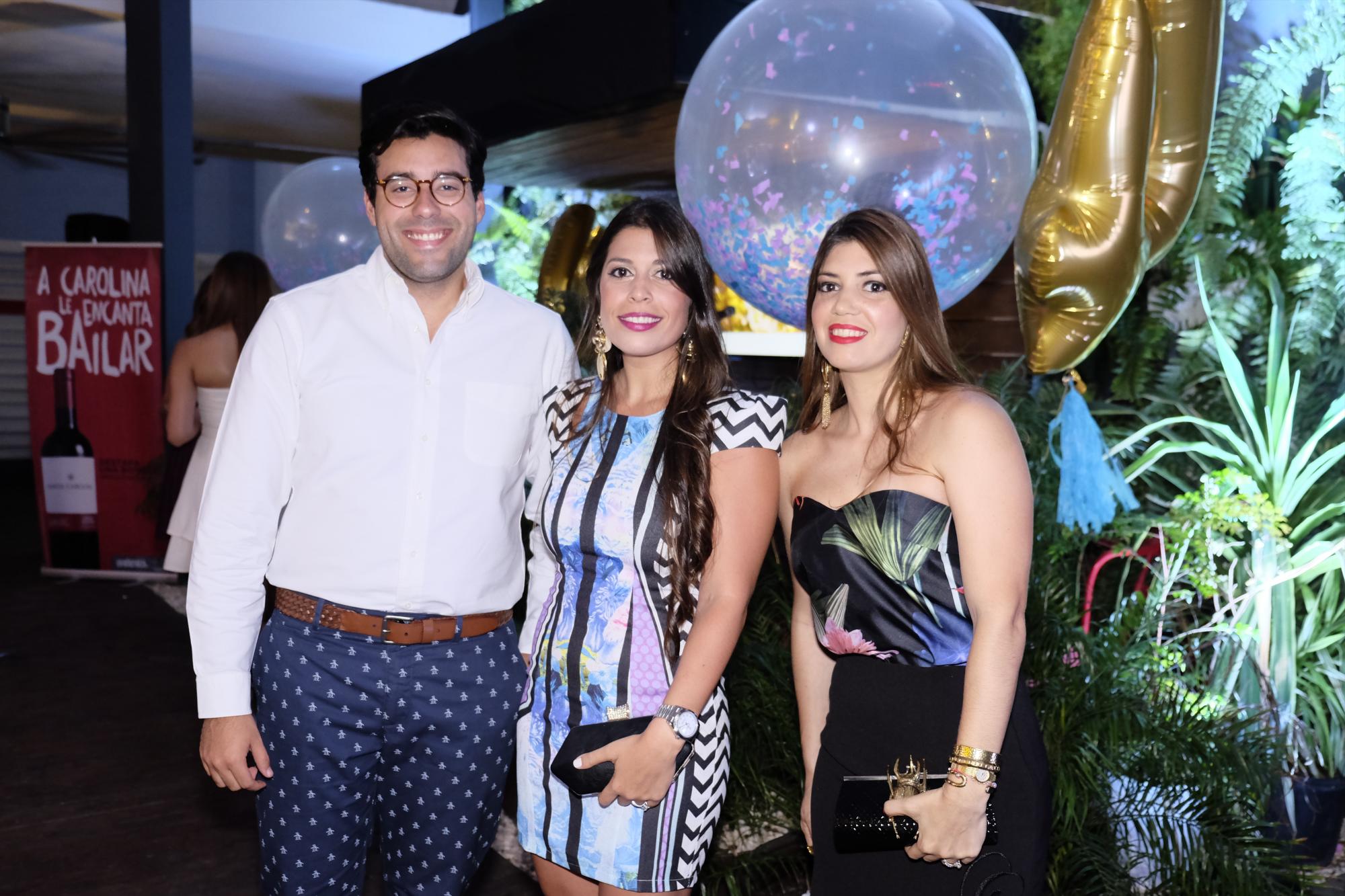 Maeno Gómez, Ginna y Gianny Fernández.