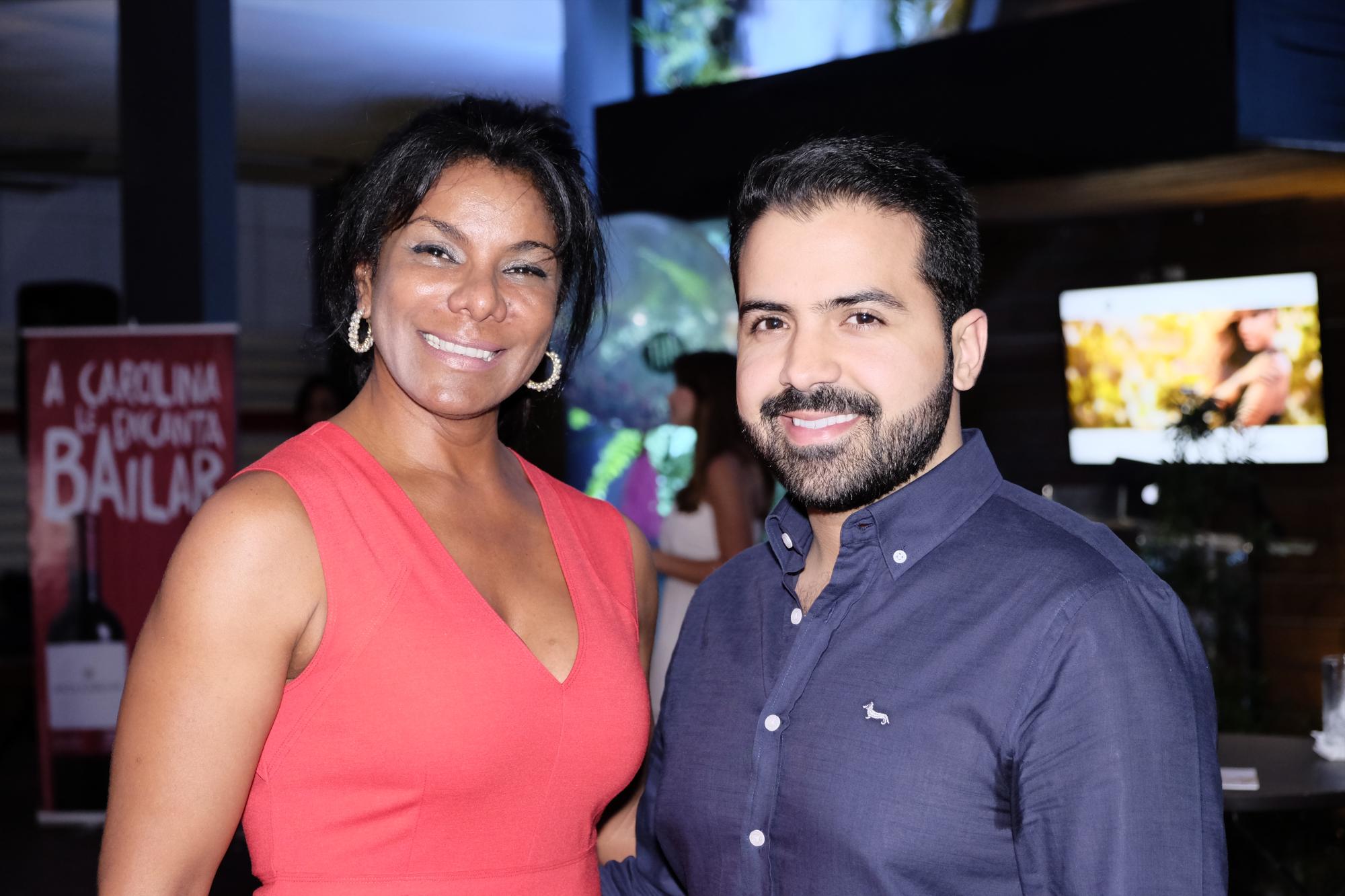 Xiomara Alcántara y Douglas Bernard.