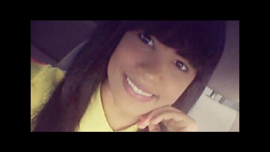 Familiares de joven asesinada durante asalto reiteran son policías los que segaron la vida de su pariente Familiares de joven asesinada durante asalto reiteran son policías los que segaron la vida de su pariente