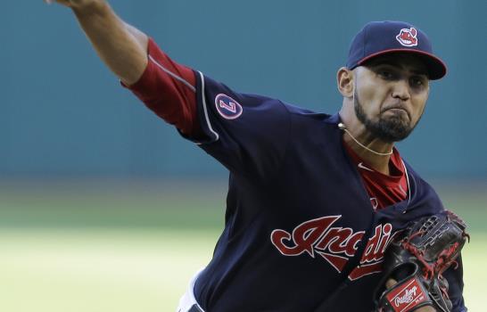 Cueto, Martínez y Salazar, los mejores pitchers criollos en la actual campaña en Grandes Ligas Cueto, Martínez y Salazar, los mejores pitchers criollos en la actual campaña en Grandes Ligas