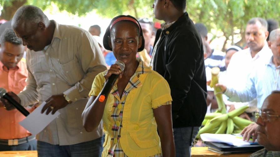 Danilo Medina anuncia financiamientos para irrigar 3,500 tareas en Tamayo