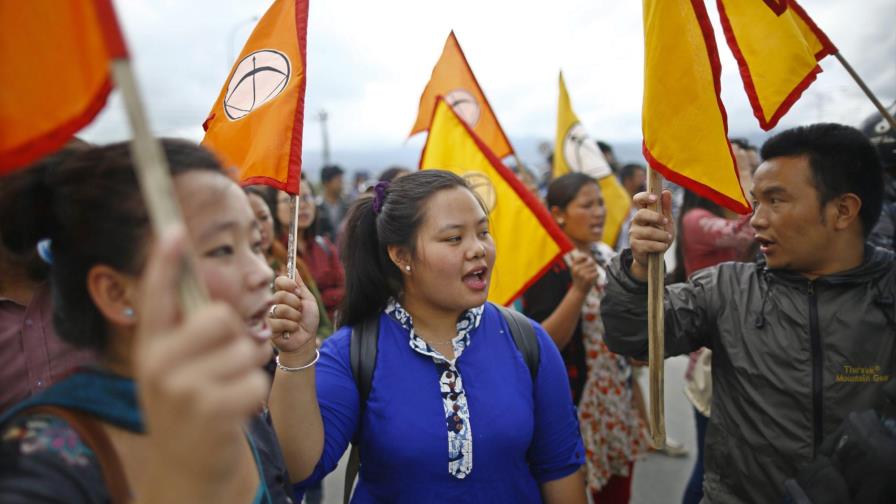 Al menos 8 muertos en Nepal en protesta contra la nueva división territorial