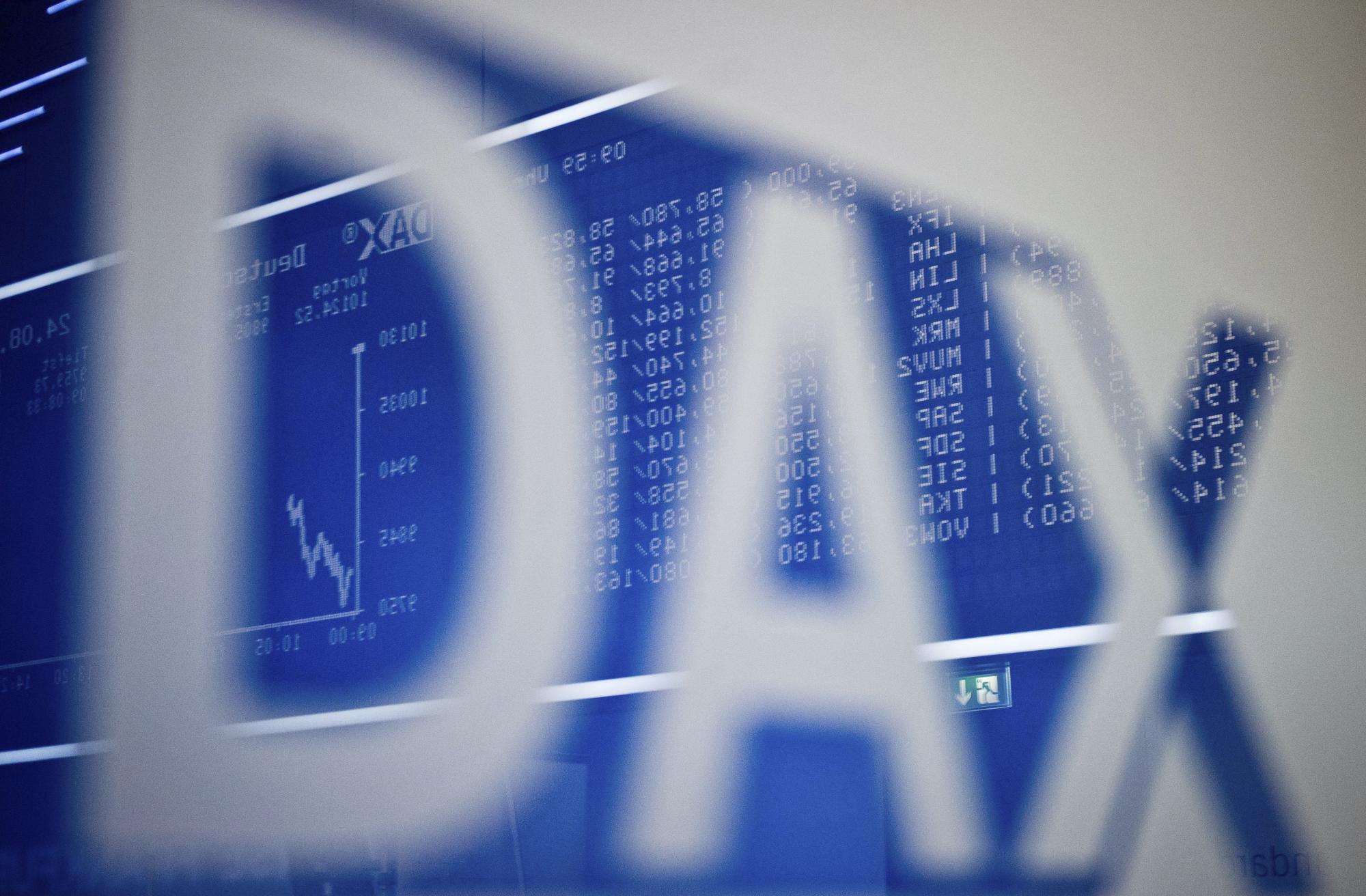 Una pantalla muestra información del índice DAX en la bolsa de Fráncfort (Alemania) hoy, 24 de agosto de 2015. 