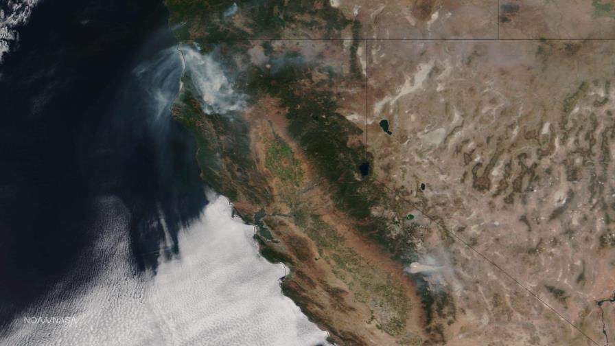 Evacúan cientos de viviendas por incendio en el sur de California