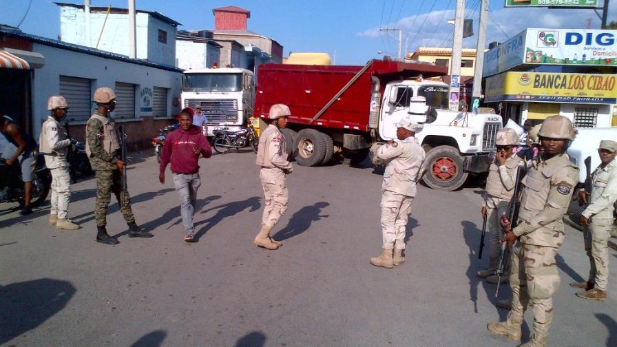 Camioneros de ambos lados de la frontera impiden que se realice mercado de Dajabón