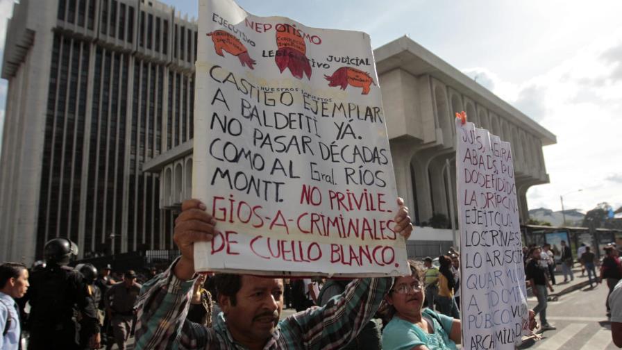  Renuncian dos ministros más en Guatemala y ya suman cinco en tres días