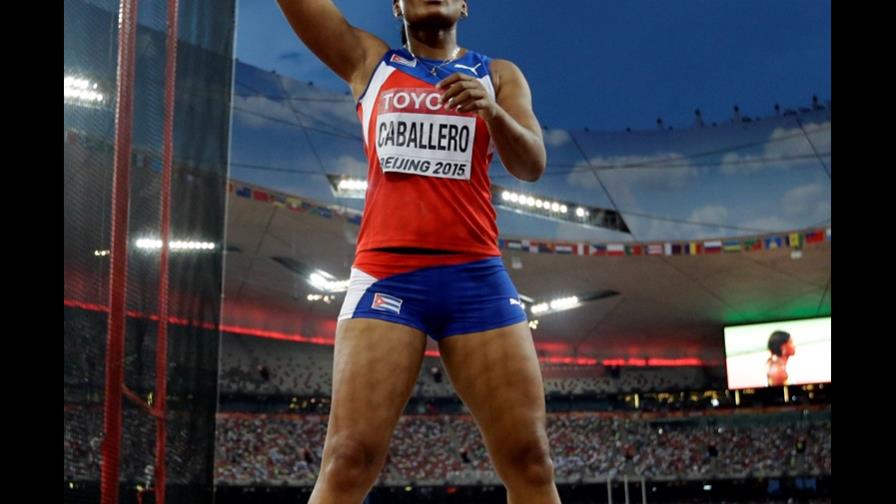 La cubana Denia Caballero gana medalla de oro en lanzamiento de disco 