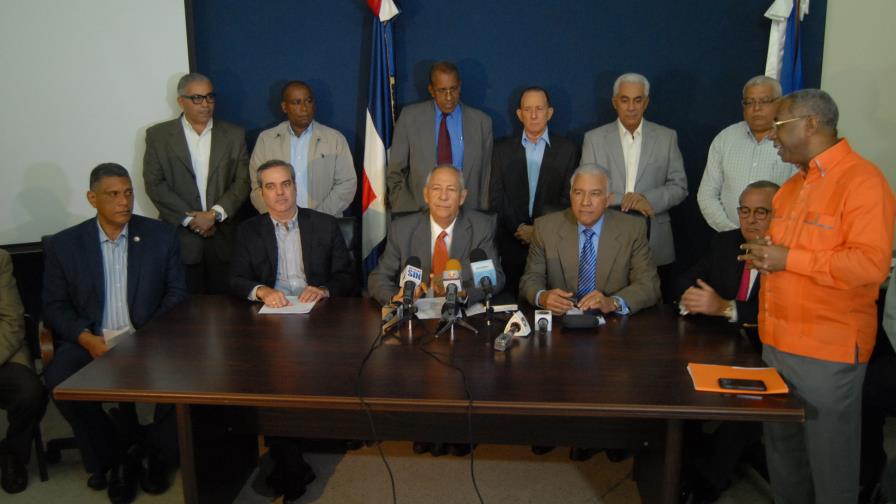 PRM denuncia gobierno recibe RD$1,084 millones por sobrevaluación de combustibles