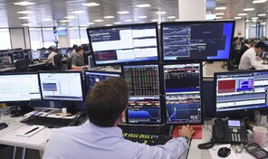 El petr&oacute;leo cae y las bolsas suben tras declaraciones de Trump sobre la guerra