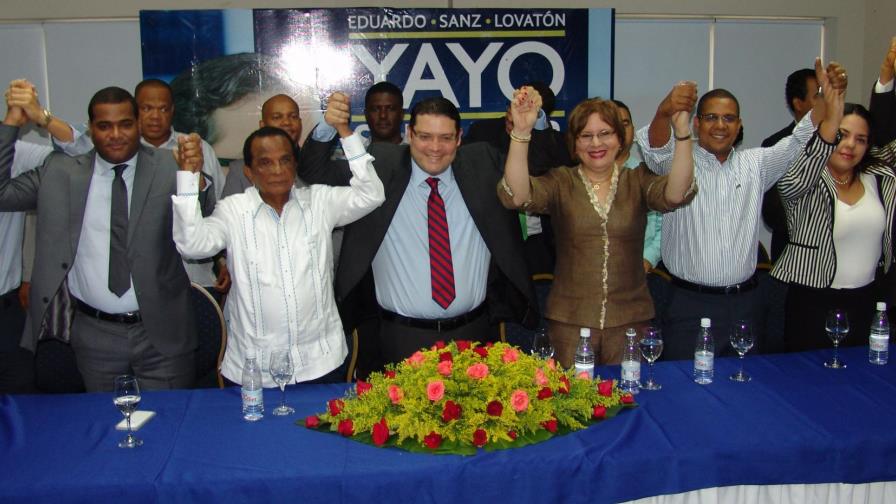 Sanz Lovatón recibe apoyo de la familia Sánchez Baret Sanz Lovatón recibe apoyo de la familia Sánchez Baret