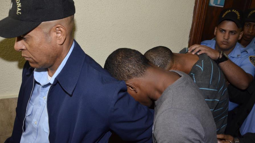 Dictan un año de prisión preventiva a los involucrados en el asesinato de Franchesca Lugo Dictan un año de prisión preventiva a los involucrados en el asesinato de Franchesca Lugo