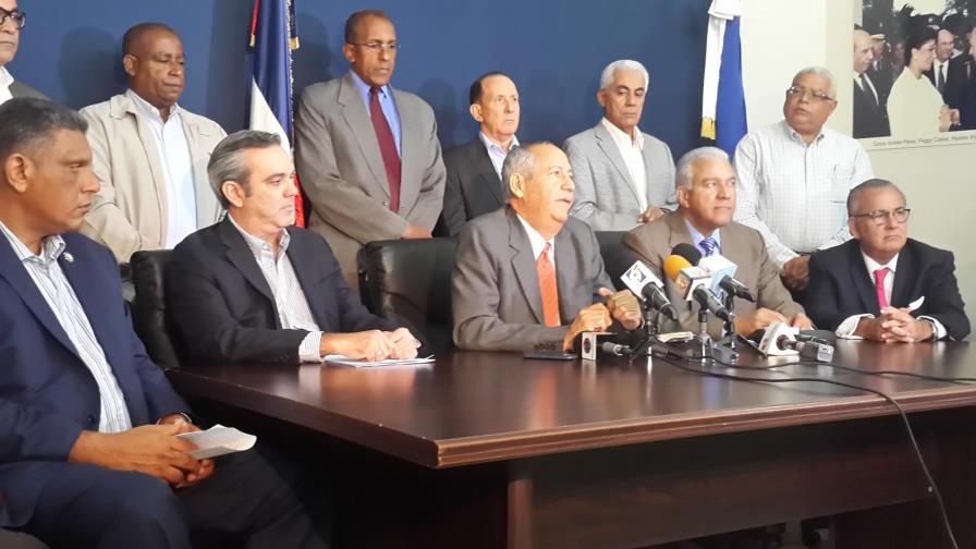 El PRM acusa al gobierno de sobrevaluar los precios de los combustibles El PRM acusa al gobierno de sobrevaluar los precios de los combustibles