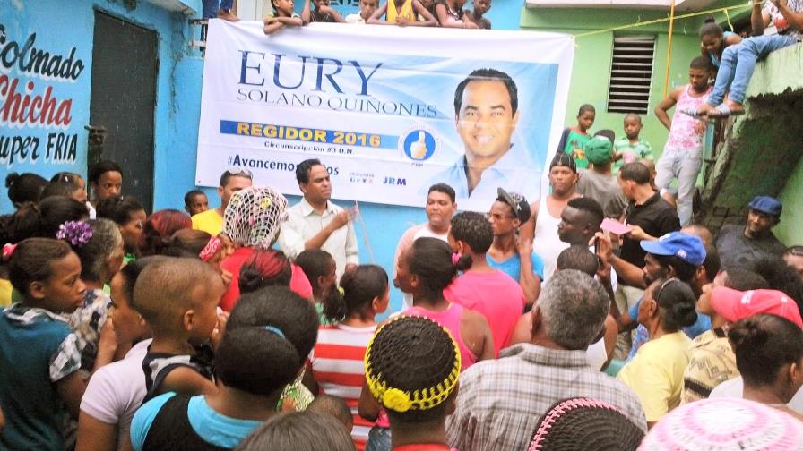 Eury Solando recibe apoyo de la Circunscripción 3 