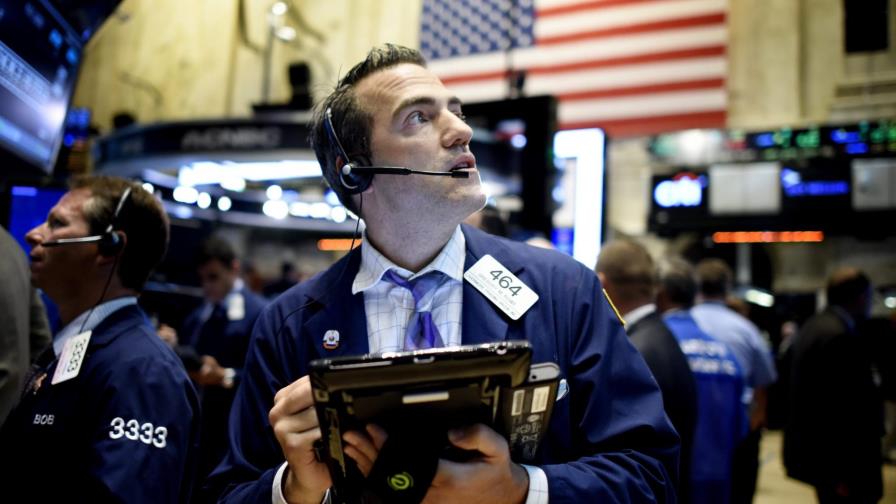 Pese a mejora en la jornada, Wall Street cierra en números rojos 