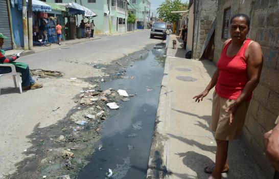 Agua contaminada afecta salud de gente en Los Pinos
Agua contaminada afecta la salud de moradores de Los Pinos