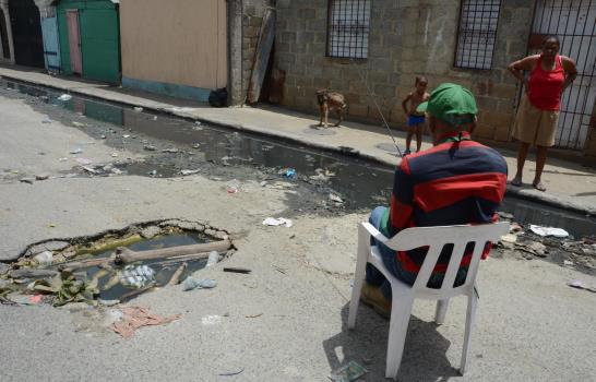 Agua contaminada afecta salud de gente en Los Pinos
Agua contaminada afecta la salud de moradores de Los Pinos