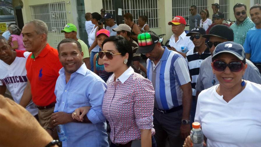 “El Torito” encabeza marcha que exige circuitos 24 horas en Bonao