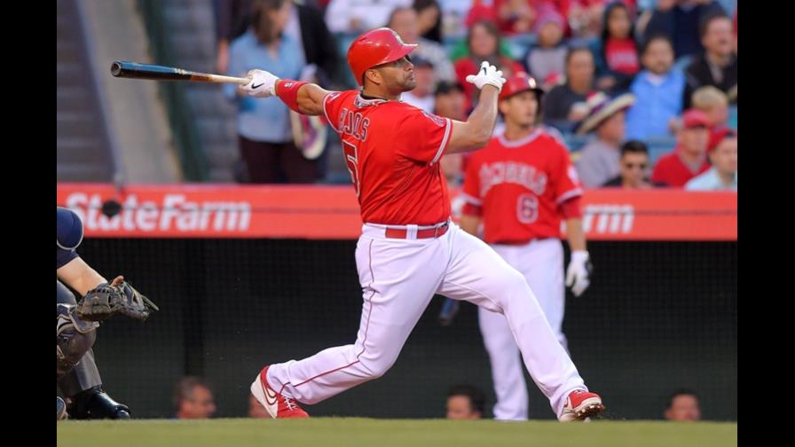 Líderes en Grandes Ligas; Albert Pujols: Dominicano Estrella