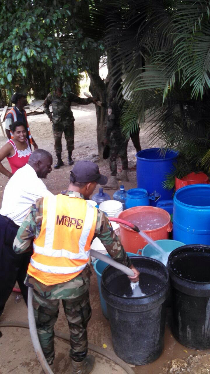 El ministro de Obras Públicas dispuso reparto de agua.