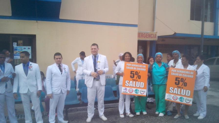 Personal de salud y administrativo del Instituto Dominicano de Seguros Sociales siguen en huelga laboral Personal de salud y administrativo del Instituto Dominicano de Seguros Sociales siguen en huelga laboral