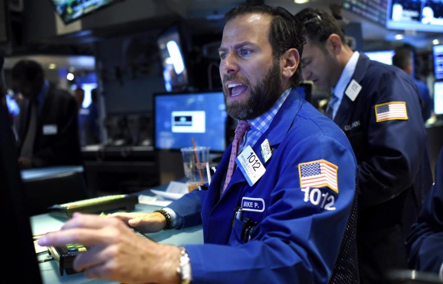 Wall Street sobrevive a otro día de locura, ahora traducido en ganancias