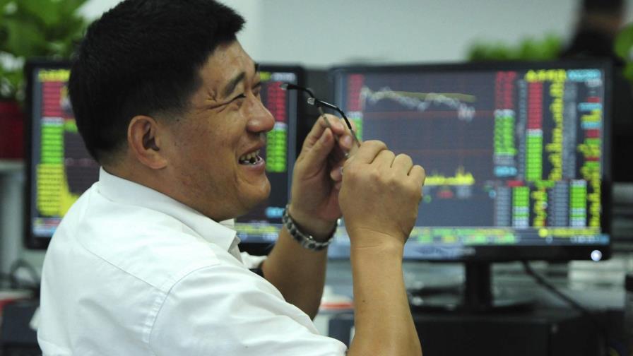 Optimismo en los mercados chinos: la bolsa de Shanghái cierra con una subida de 5,34% 