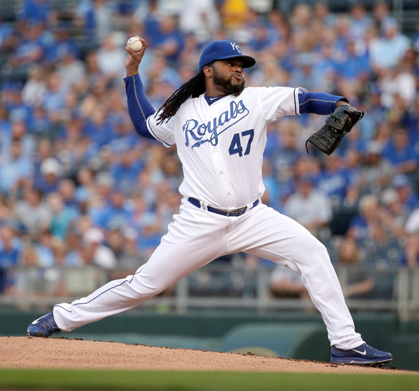 Johnny Cueto que ahora está con Kansas en la Liga Americana, sigue entre los líderes de efectividad de la Liga Nacional