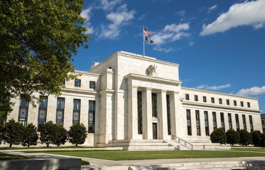Funcionario influyente de la Fed enfría rumores sobre alza de las tasas de interés en septiembre