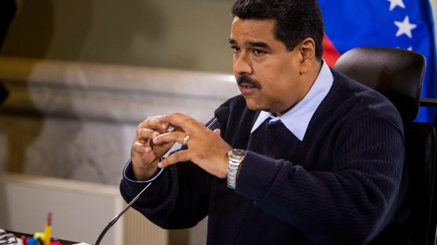 Maduro no abrirá frontera si Colombia no “prohíbe” contrabando de Venezuela