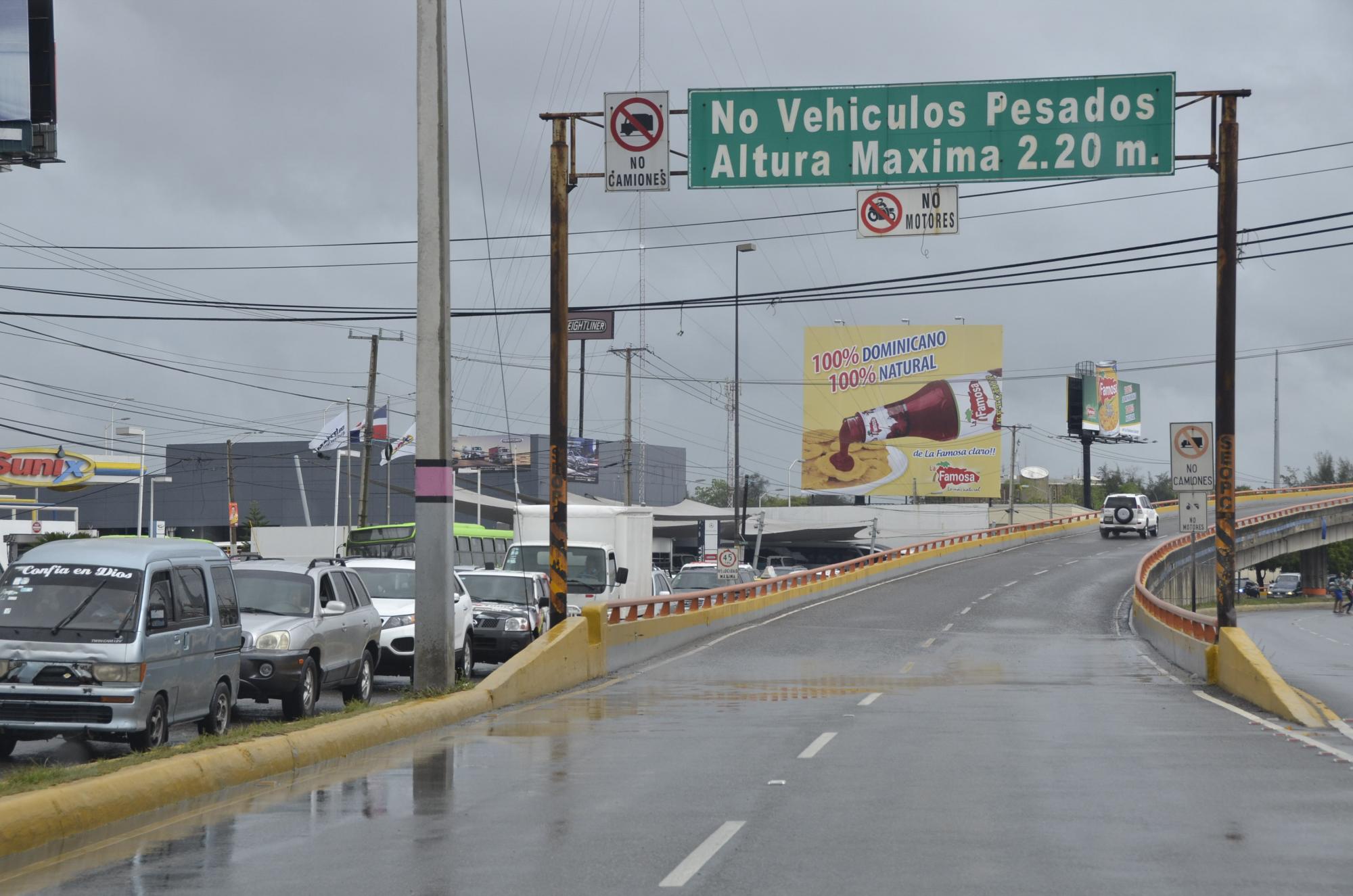 Otra vista de la avenida John F. Kennedy.