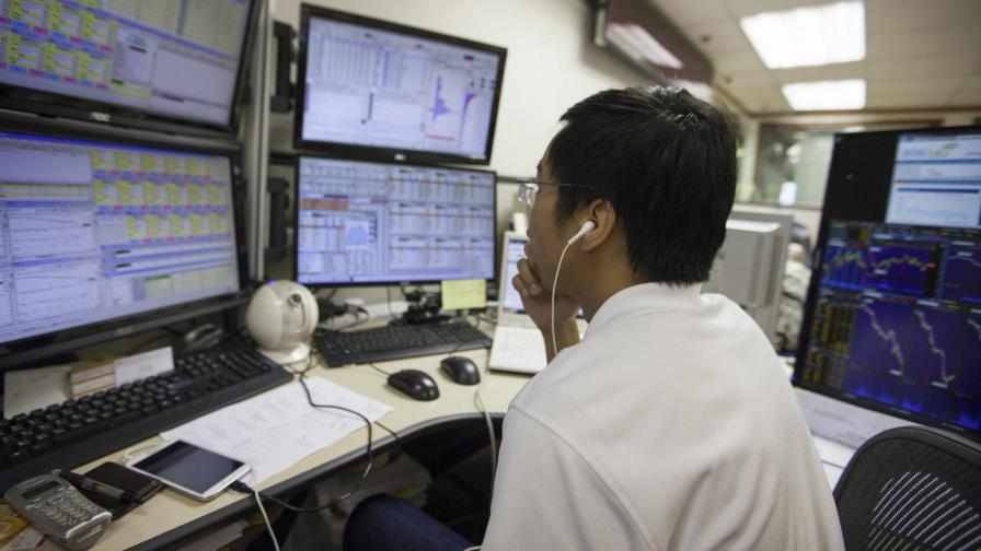 Los flujos de capitales hacia los países emergentes cierran agosto en rojo