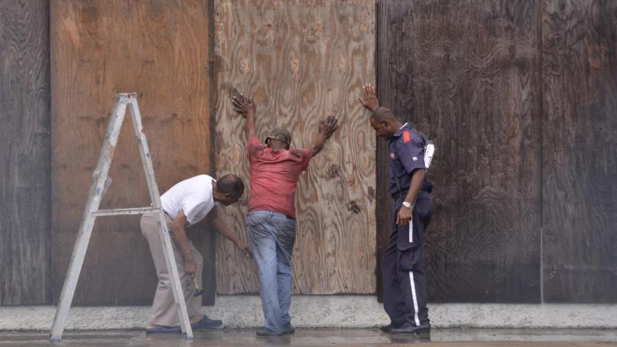 Hoteles siguen protocolo de seguridad por la tormenta Erika Hoteles siguen protocolo de seguridad por la tormenta Erika