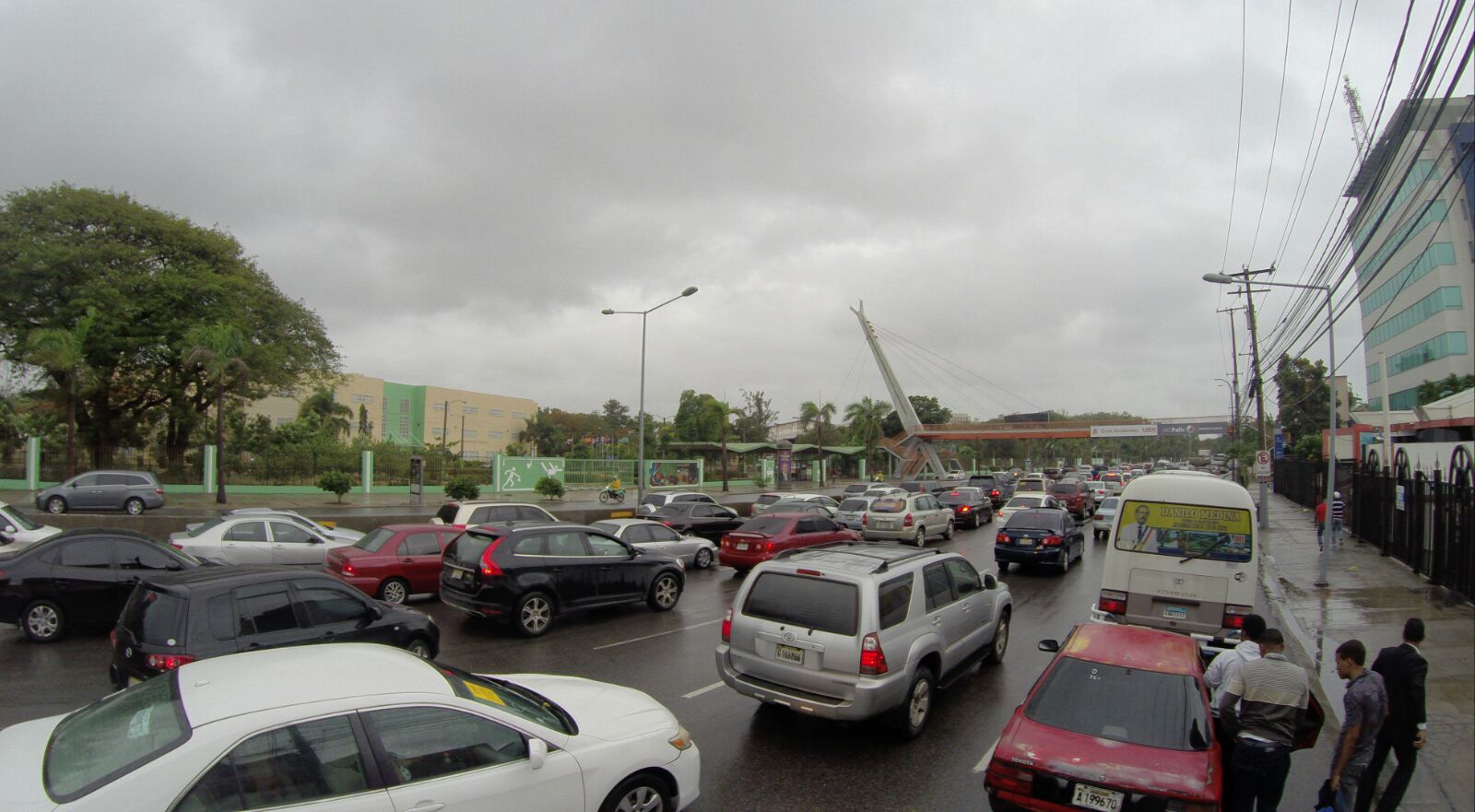 Tapón en la ciudad y alrededor de centros comerciales.