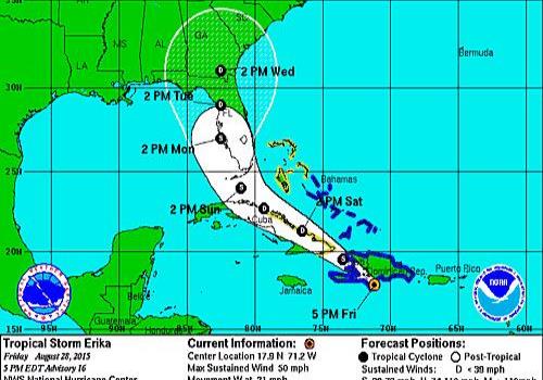 Erika continúa su paso sobre la República Dominicana; pudiera debilitarse al atravesar  la isla 