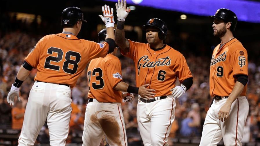 Gigantes vencen Cardenales; jonrón 31 de José Bautista, Kershaw poncha a 14