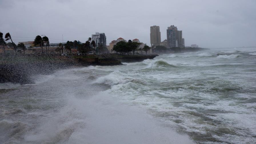 Erika se convierte en un ciclón tropical en su desplazamiento por Cuba