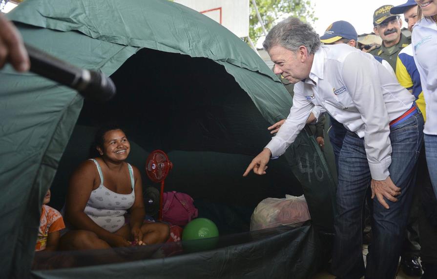 Santos promete que trabajará 24 horas para facilitar retorno de colombianos