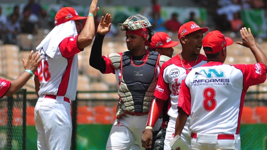 La Selección de Moca vence a los Enllaves en el Clásico Arnulfo Gutiérrez